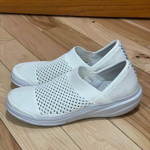 NATURALIZER BZEES CHARLIE WHITE KNITTED SLIP-ON SNEAKERS 7W